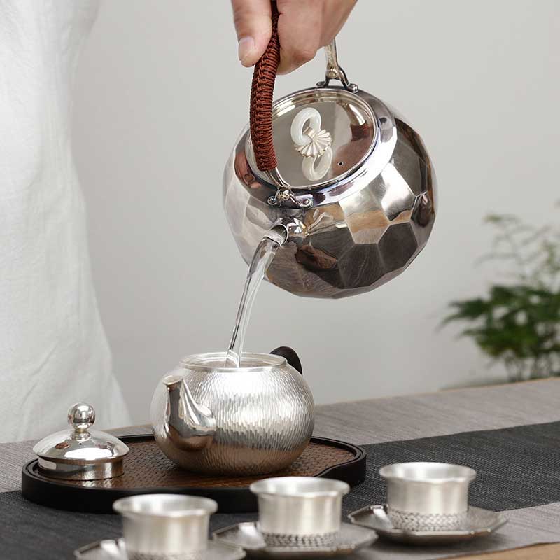 Large Capacity 1L Silver Teapot with Precious Stone Patterns